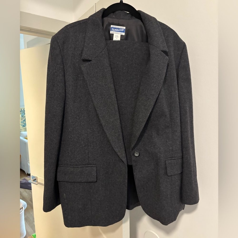 NWT Vintage Pendleton Woman’s Charcoal Wool Suit